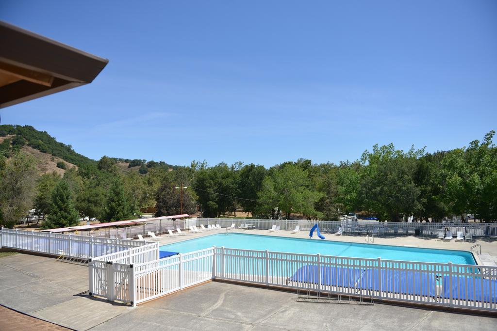 Morgan Hill Camping Resort Cabin 2 San Martin Exterior photo