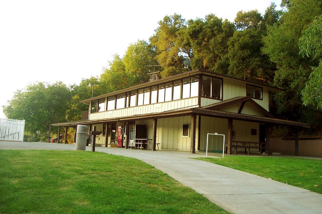 Morgan Hill Camping Resort Cabin 2 San Martin Exterior photo